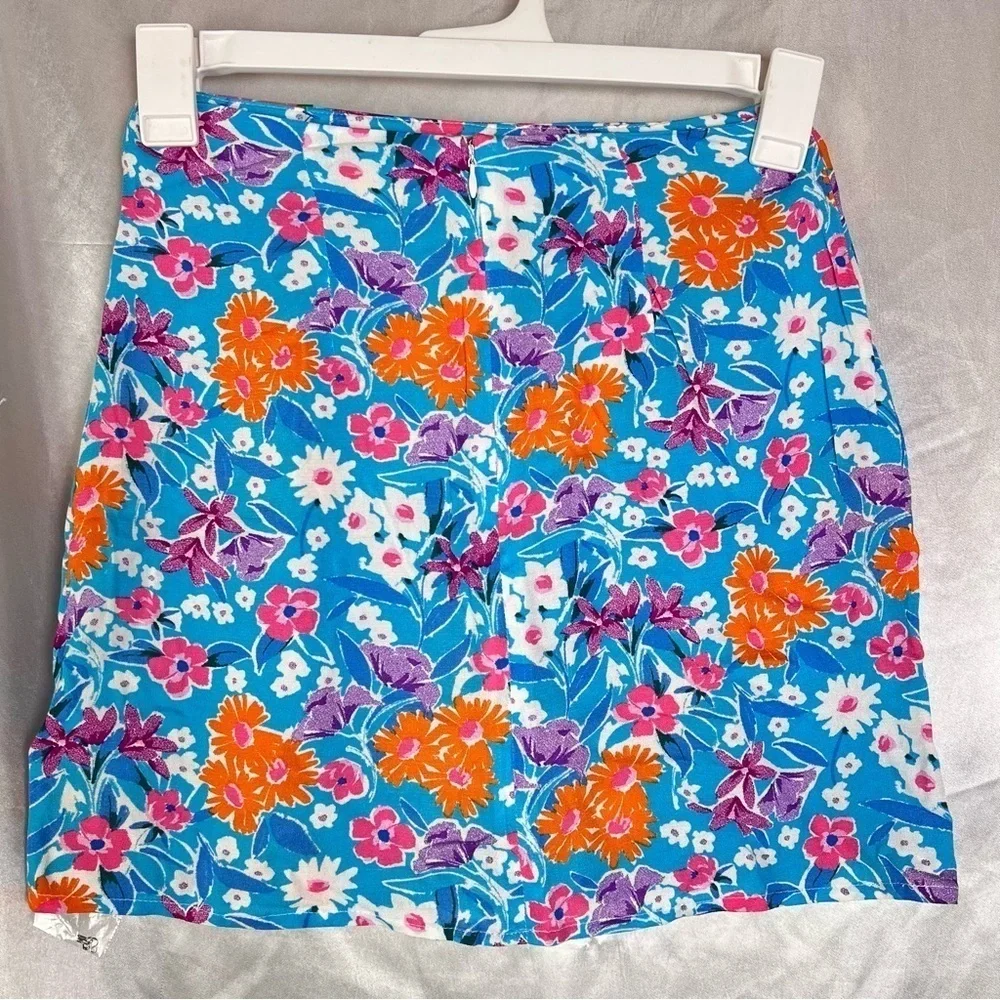 Sky to Moon Trendy Blue Floral Mini Skirt – Size Small